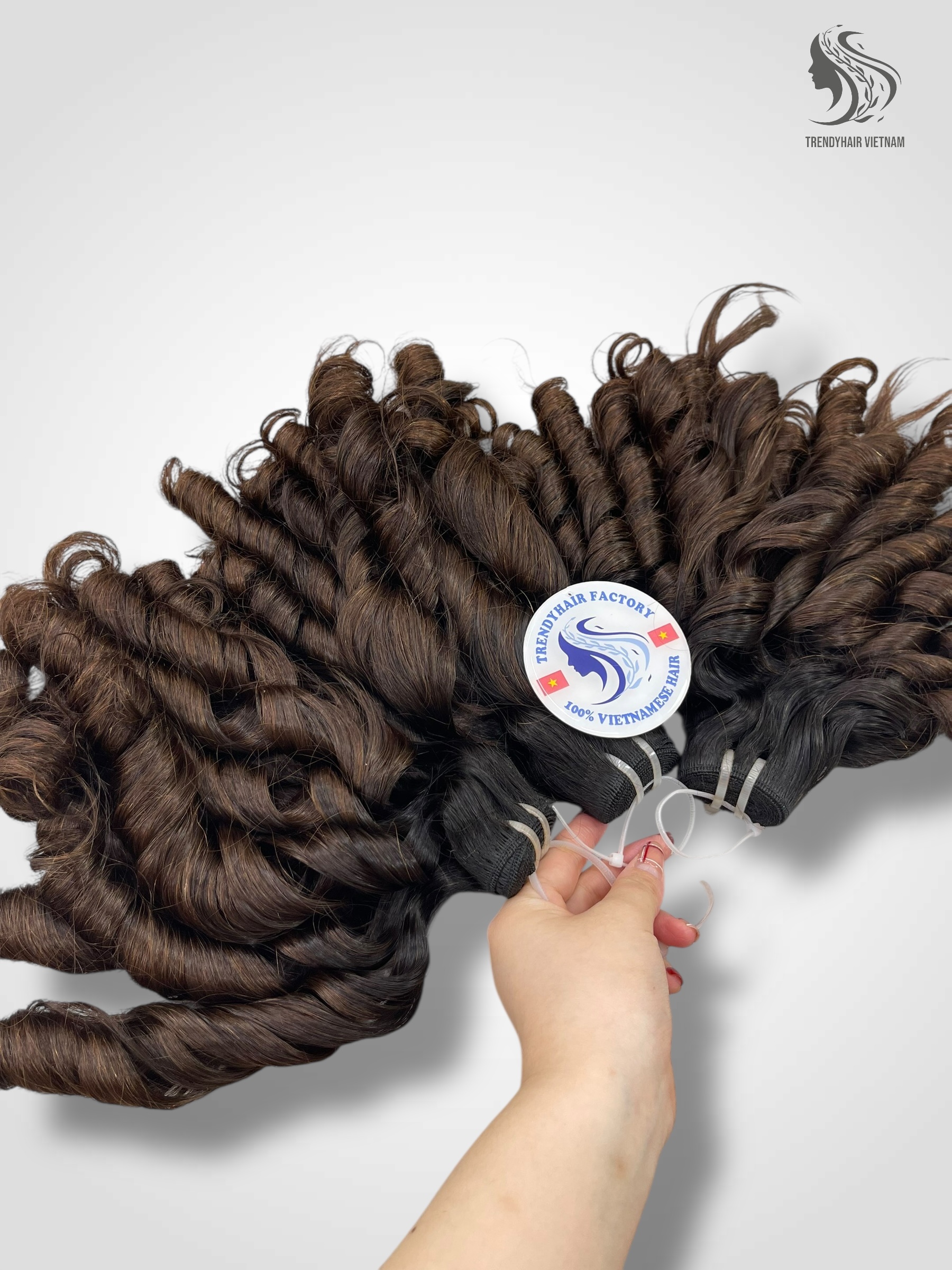 Bouncy Black Color And Colored Human Hair Bundles 100 Grams